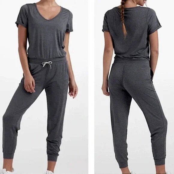 Vuori All Day Jumpsuit Charcoal Heather Short Sleeve V-Neck One Piece XS Gray - Picture 1 of 14